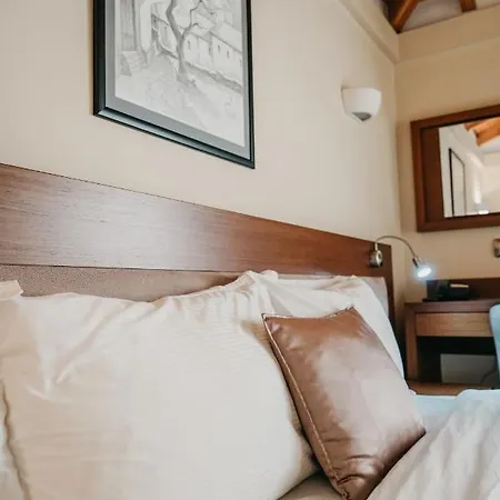 Center 4* Gjirokastër